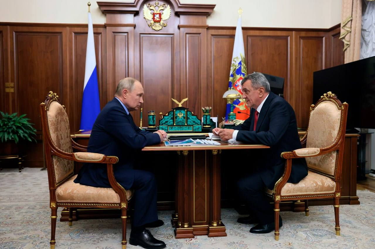 Путин Меняйло